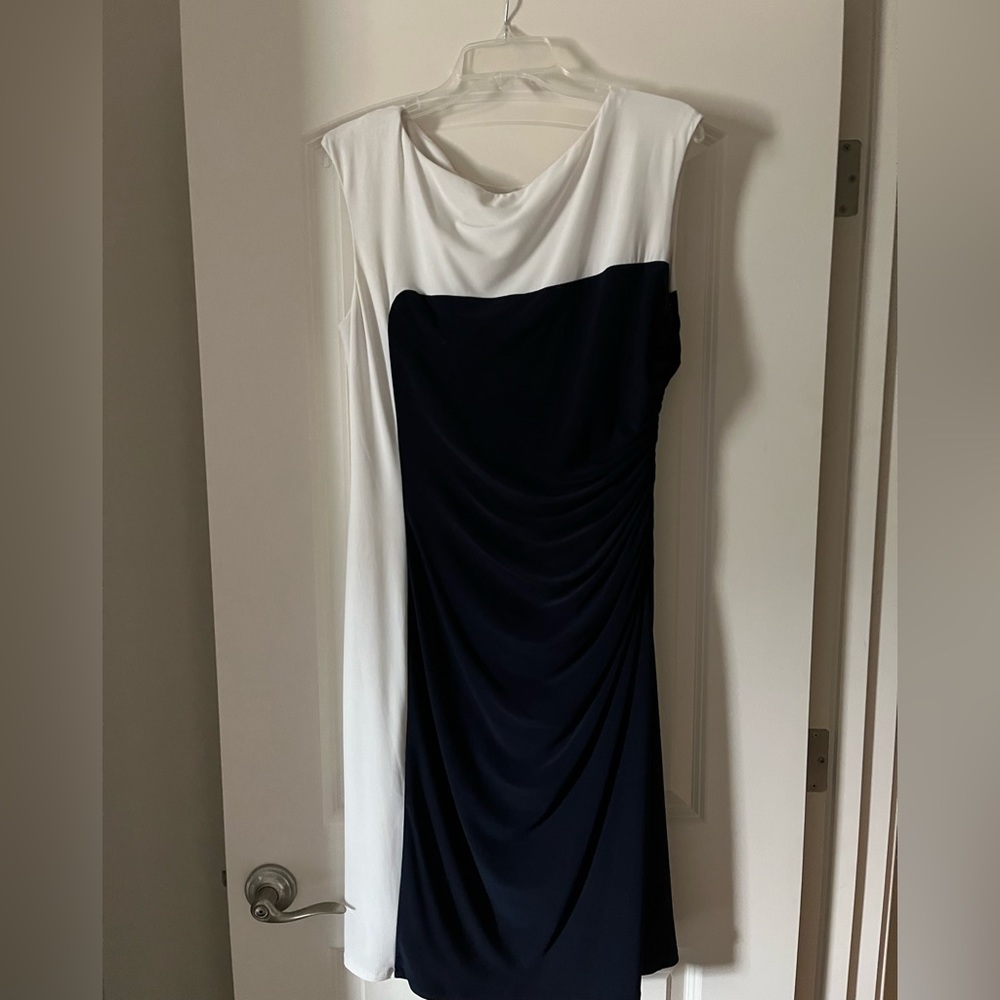 Women’s sleeveless Lauren Dress